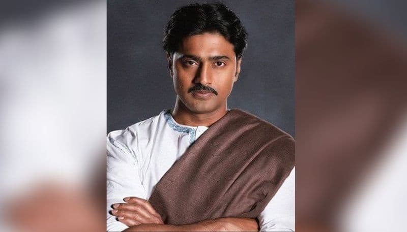 নেতাজির সাঁজে দেব!