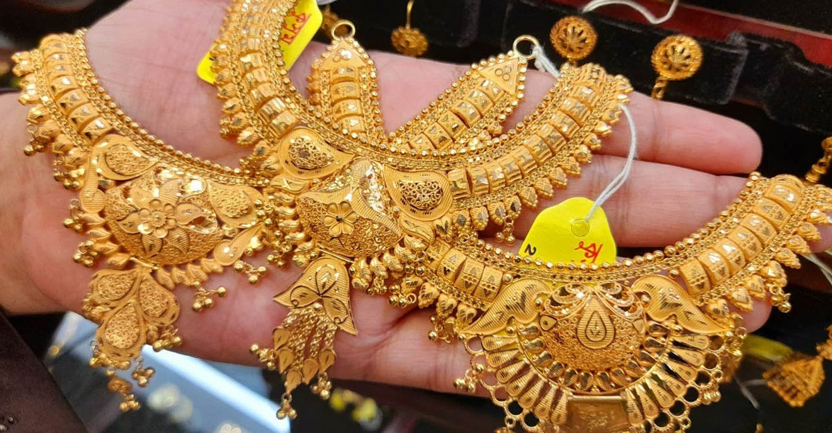 সোনার দামে রেকর্ড, প্রতিভরি ৮২ হাজার ৪৬৪ টাকা