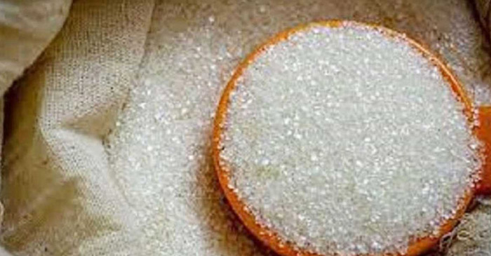 বাজার থেকে চিনি উধাও, যাও মিলছে দাম চড়া