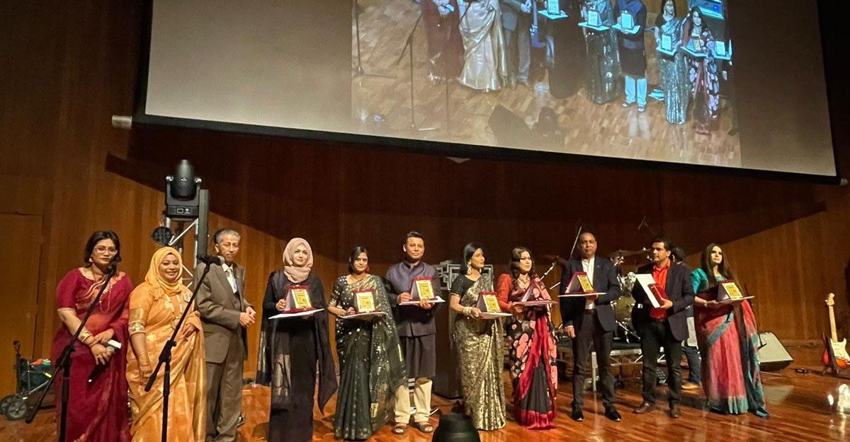 সিডনিতে সাহিত্য চর্চায় সম্মাননা পেলেন দুই বাংলাদেশি