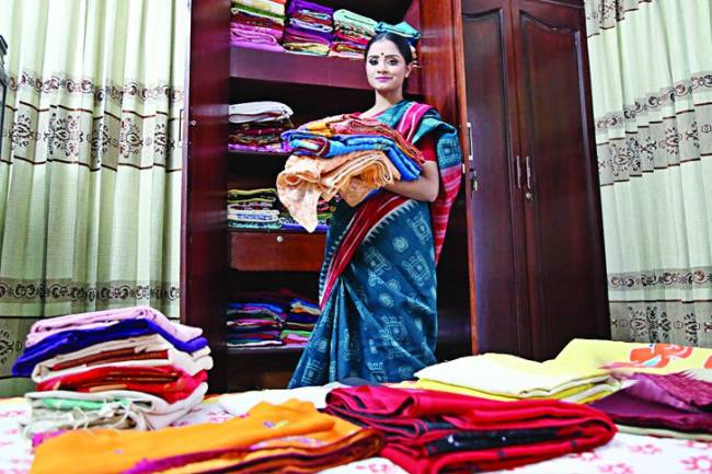 জামাকাপড় দীর্ঘদিন নতুনের মতো রাখার টোটকা