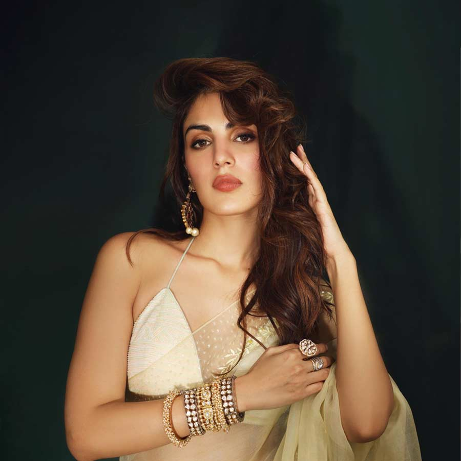 কারাগারের কষ্টের কথা সামনে আনলেন রিয়া