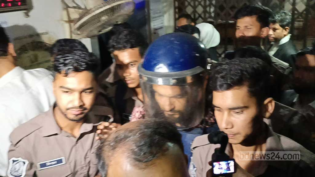 প্রেমিকার সঙ্গে আপসের শর্ত ভঙ্গ, ফের কারাগারে নোবেল