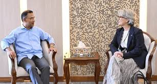 প্রধানমন্ত্রীর সঙ্গে সাক্ষাৎ করেছেন টেলিনর গ্রুপের প্রেসিডেন্ট