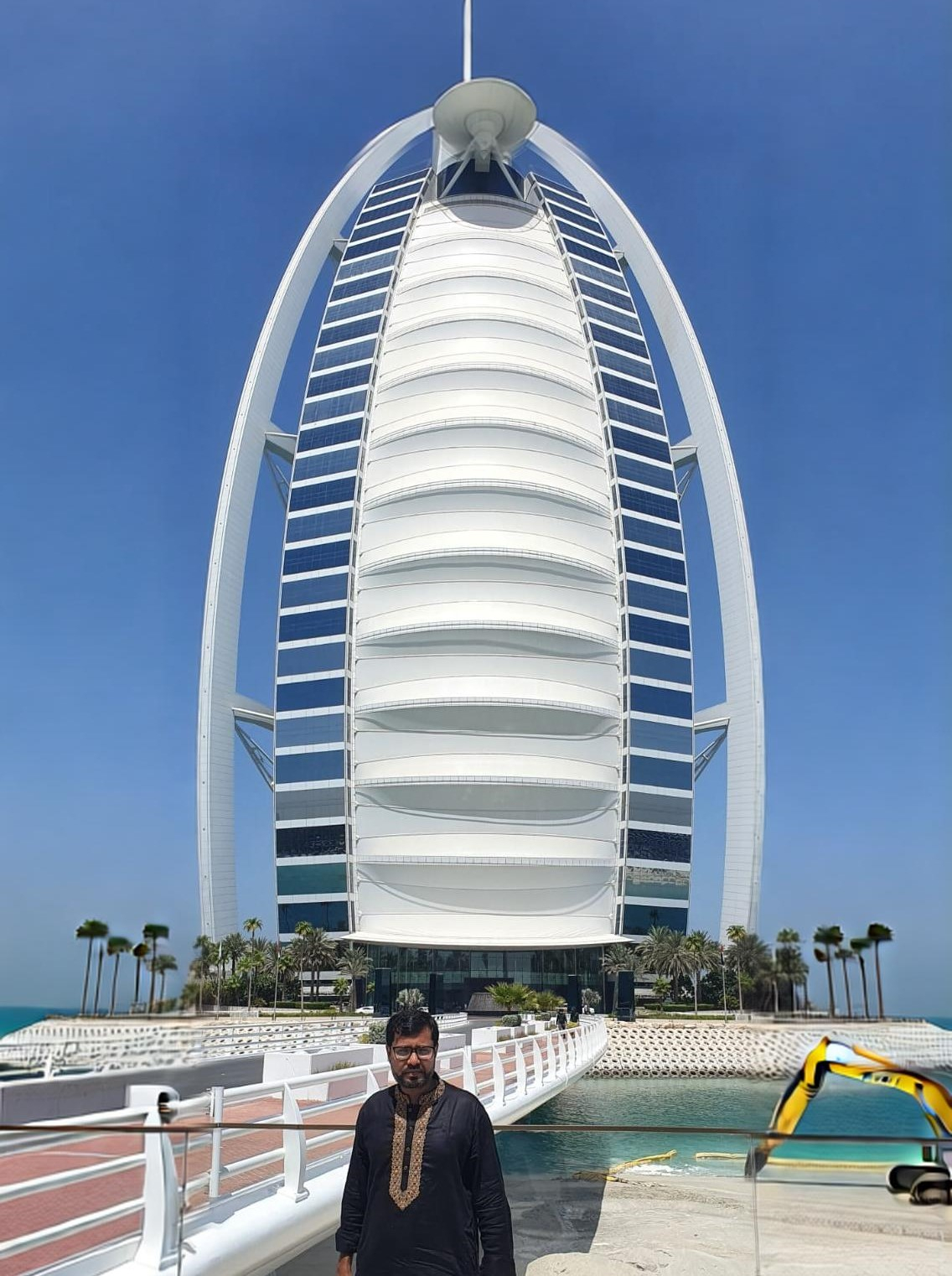 সাময়িকভাবে বন্ধ হচ্ছে দুবাইয়ের আইকনিক হোটেল ‘বুর্জ আল আরব’