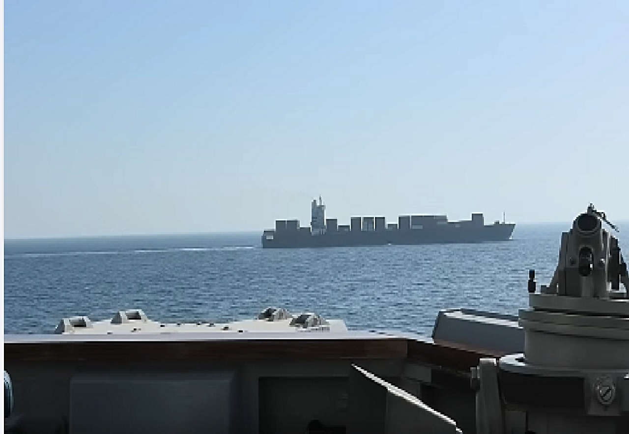 কয়েক দফা গুলি চালিয়ে ইরানি পতাকাবাহী জাহাজটি জব্দের কথা নিশ্চিত করল যুক্তরাষ্ট্র