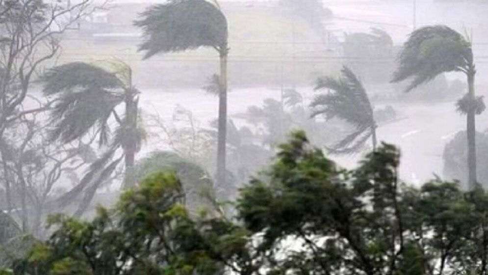 ৩ অঞ্চলে ঝড়ের শঙ্কা, নদীবন্দরে সতর্কতা