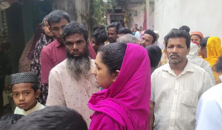 টঙ্গীতে ঘর থেকে ছেলের, রেললাইন থেকে বাবার লাশ উদ্ধার