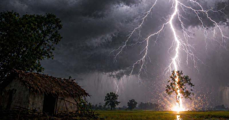 বজ্রপাতে সারাদেশে ৯ জনের মৃত্যু