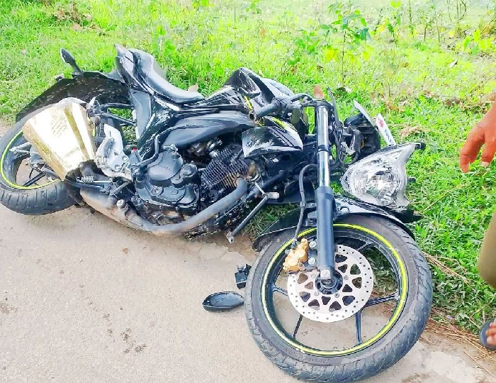  গাছের সাথে মোটর সাইকেলের ধাক্কা, ৭ম শ্রেণির ছাত্র নিহত