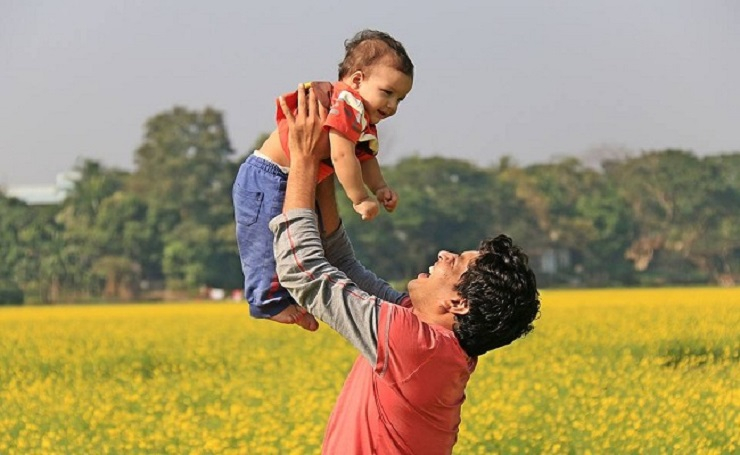 বিশ্ব বাবা দিবস আজ