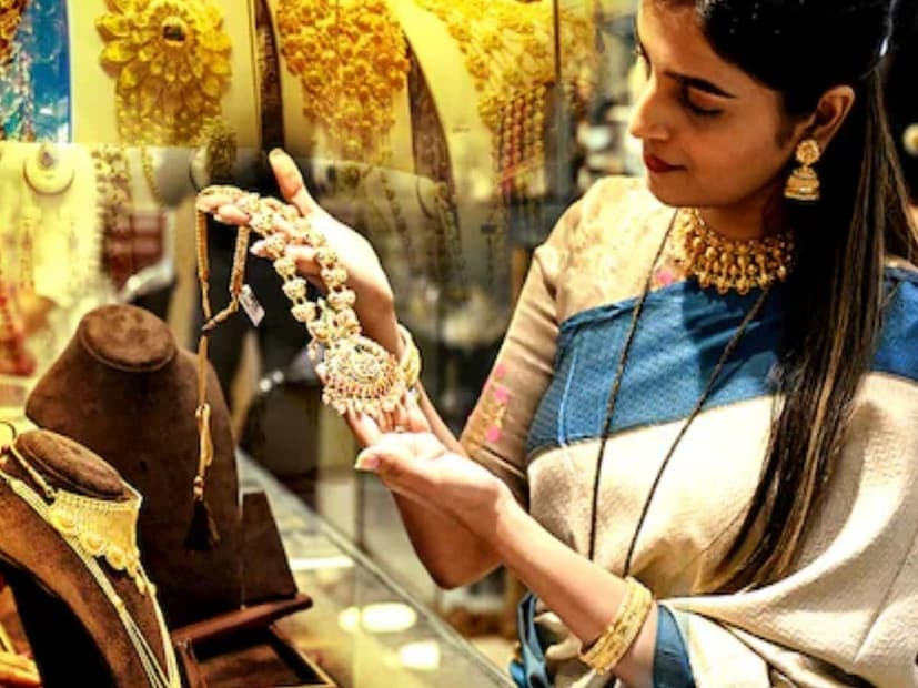 দেশে স্বর্ণের দামে বড় লাফ