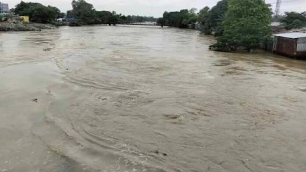 দেশের পাঁচ নদীর পানি বিপৎসীমার ওপর