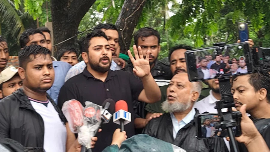 বেড়িবাঁধের বরাদ্দের এক টাকাও লুটপাট হতে দেব না: নাহিদ ইসলাম