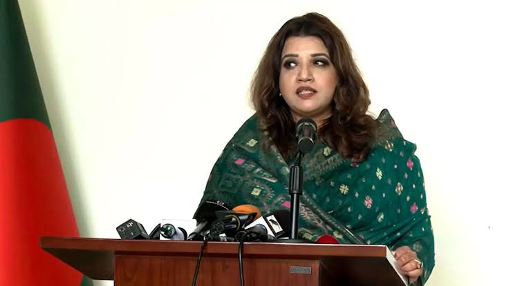 শেখ হাসিনা সাজাপ্রাপ্ত আসামি, আত্মসমর্পণ করলে তাকে জেলে যেতে হবে