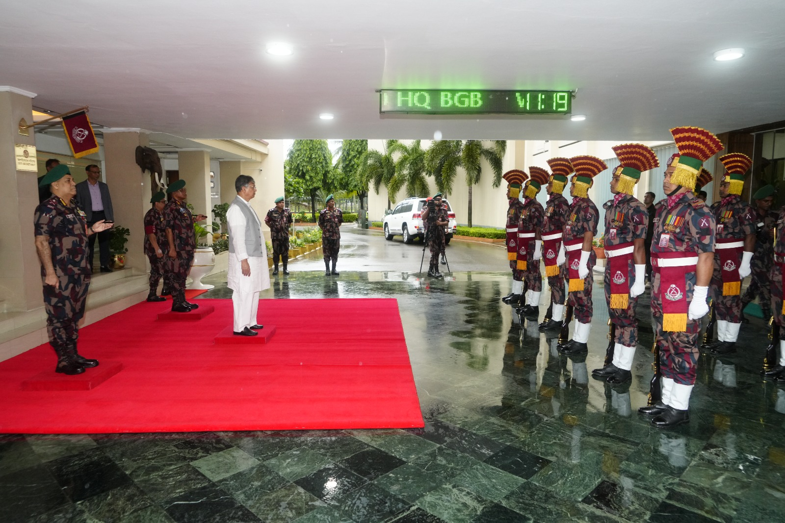 পিলখানাস্থ বিজিবি সদর দপ্তর পরিদর্শন করলেন মাননীয় স্বরাষ্ট্রমন্ত্রী