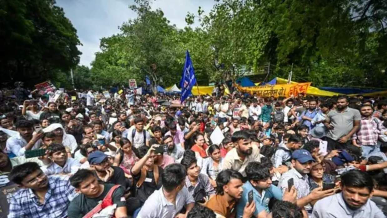 দিল্লির যন্তর মন্তরে বাড়ছে ভিড় ,আন্দোলন ছড়িয়ে পড়ছে বিদেশেও