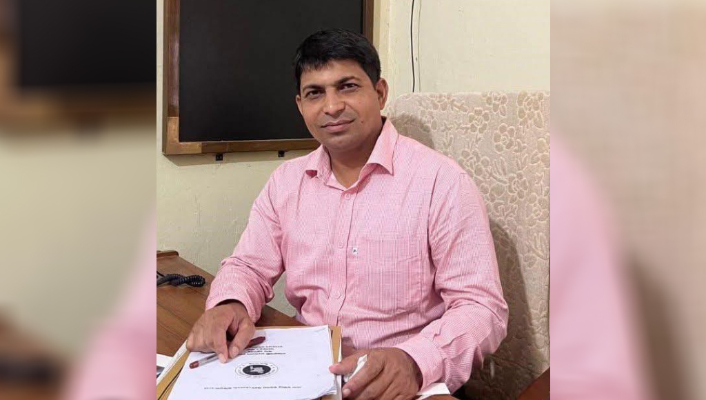 ‘সবাই মিলেমিশে খাই’ বলা সেই খাদ্য কর্মকর্তাসহ ৩ জন বরখাস্ত