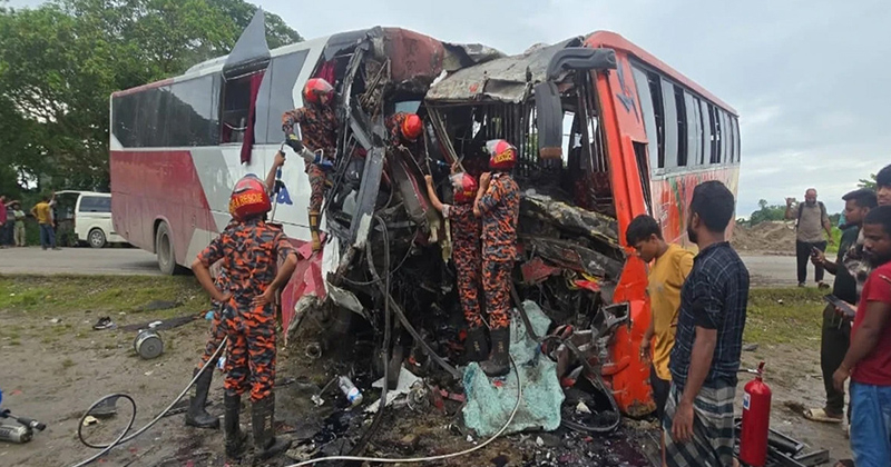 সিলেটে দুই বাসের মুখোমুখি সংঘর্ষে শিশুসহ নিহত ৮