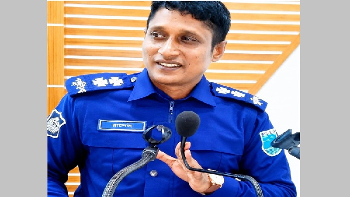 ফল বিক্রেতার মোবাইল চুরির অভিযোগে এসআই ক্লোজড