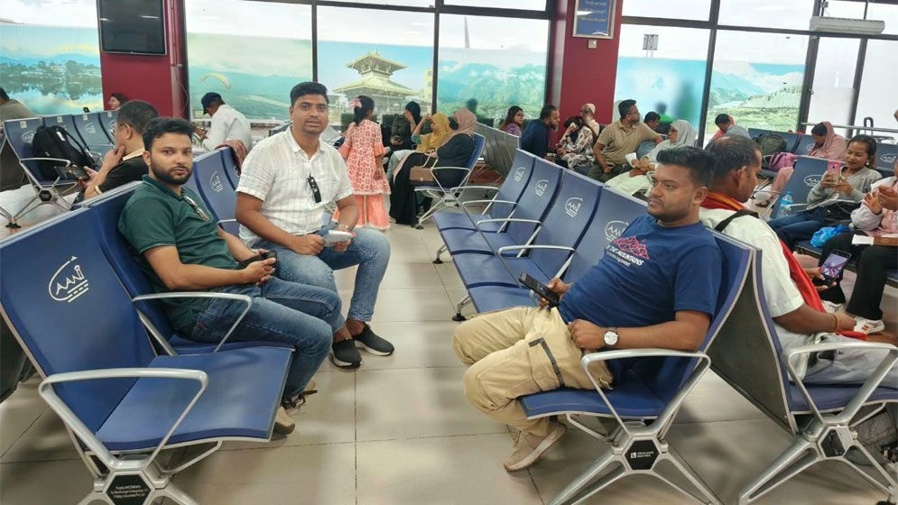 যান্ত্রিক ত্রুটিতে কাঠমান্ডুতে আটকা বিমানের ফ্লাইট