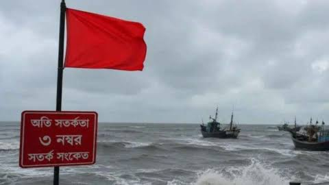 উপকূলে ঝোড়ো হাওয়ার শঙ্কা, সমুদ্রবন্দরে ৩ নম্বর সতর্ক সংকেত