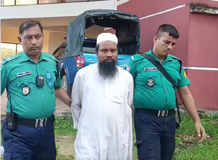 শিশুদের বলাৎকারের অভিযোগে গ্রেপ্তার মাদ্রাসা শিক্ষক বললেন, ‘মহিলাদের ভাল্লাগে না’