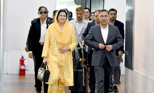 জাতিসংঘ সফর শেষে ঢাকায় পৌঁছেছেন প্রধানমন্ত্রী