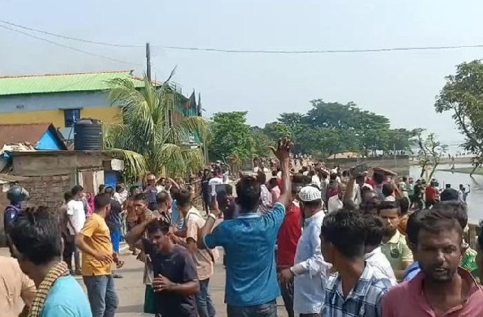 রাতে মসজিদের মাইকে ঘোষণা দিয়ে দুপুরে সংঘর্ষে জড়াল পাঁচ গ্রাম, আহত অর্ধশতাধিক