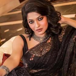 বিয়ে করার মতো একজনকে পেয়েছিলাম, বললেন আজমেরী হক বাঁধন